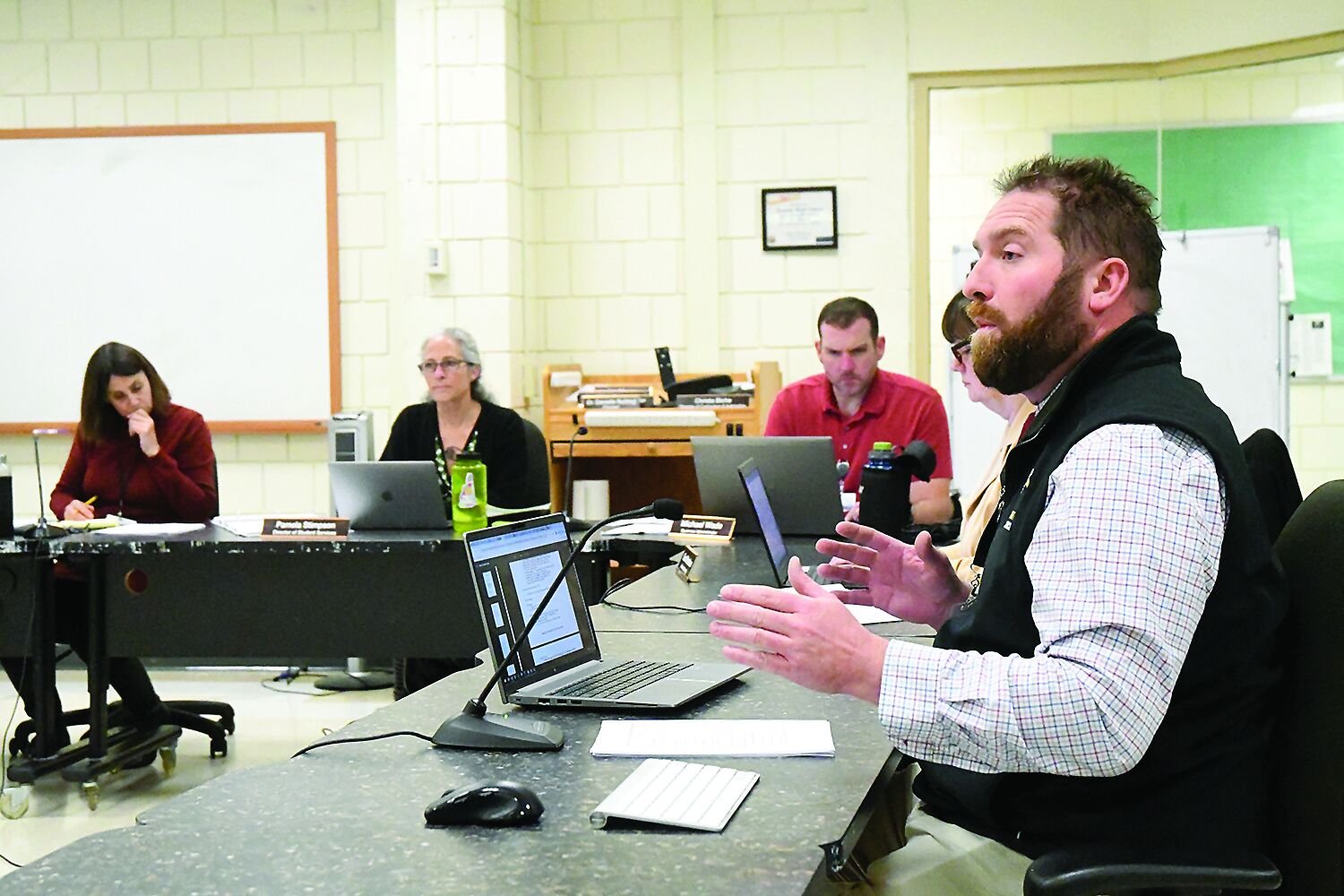 Graduation requirements tweaked; Kennett to unveil honors diploma